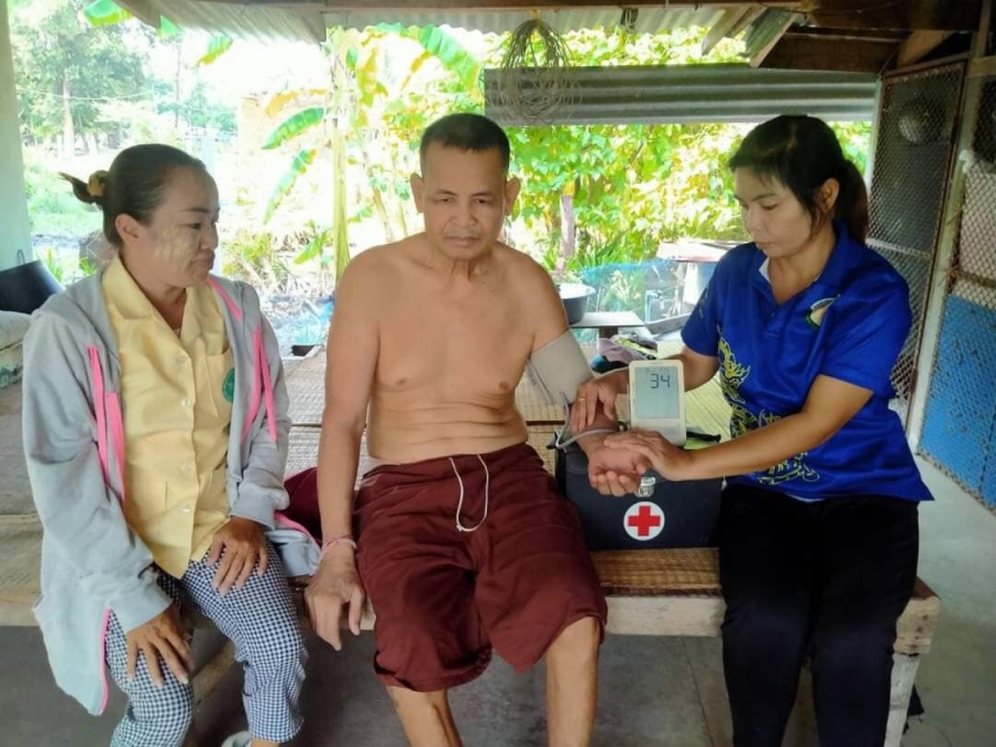 กองสวัสดิการสังคม ดำเนินการออกเยี่ยมผู้สูงอายุที่มีภาวะพึ่งพิง ในพื้นที่ตำบลนาดี ประจำเดือนพฤษภาคม 2566