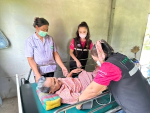 กองสวัสดิการสังคม ดำเนินการออกเยี่ยมผู้สูงอายุที่มีภาวะพึ่งพิง ในพื้นที่ตำบลนาดี ประจำเดือนเมษายน 2567